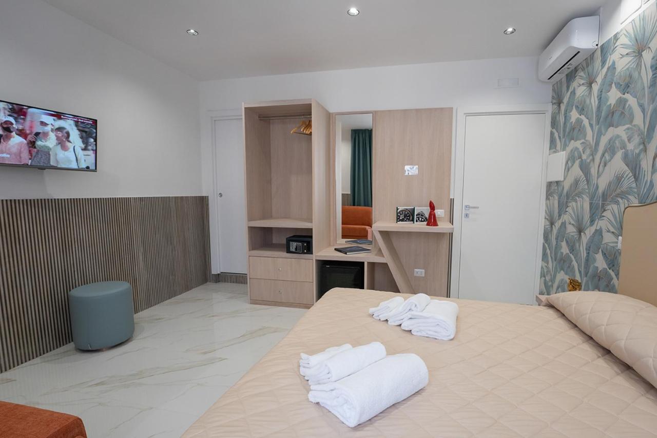 Greros H. Rooms Napoli Centro By Clapa Group Dislocated Hospitality Eksteriør bilde